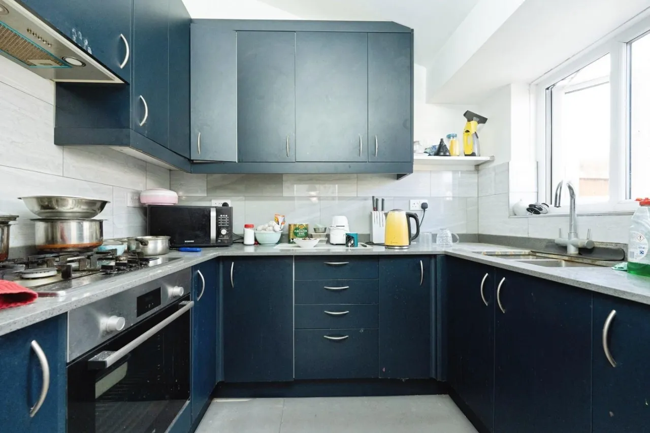 2 bed flat for sale — Aberdeen Road, Wealdstone, HA3 7NF