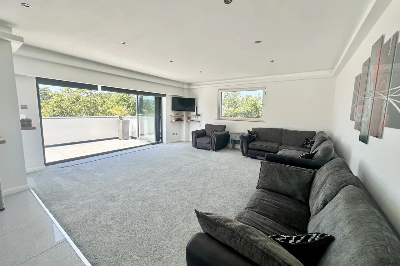 St Valerie Road, BH2, photo 2