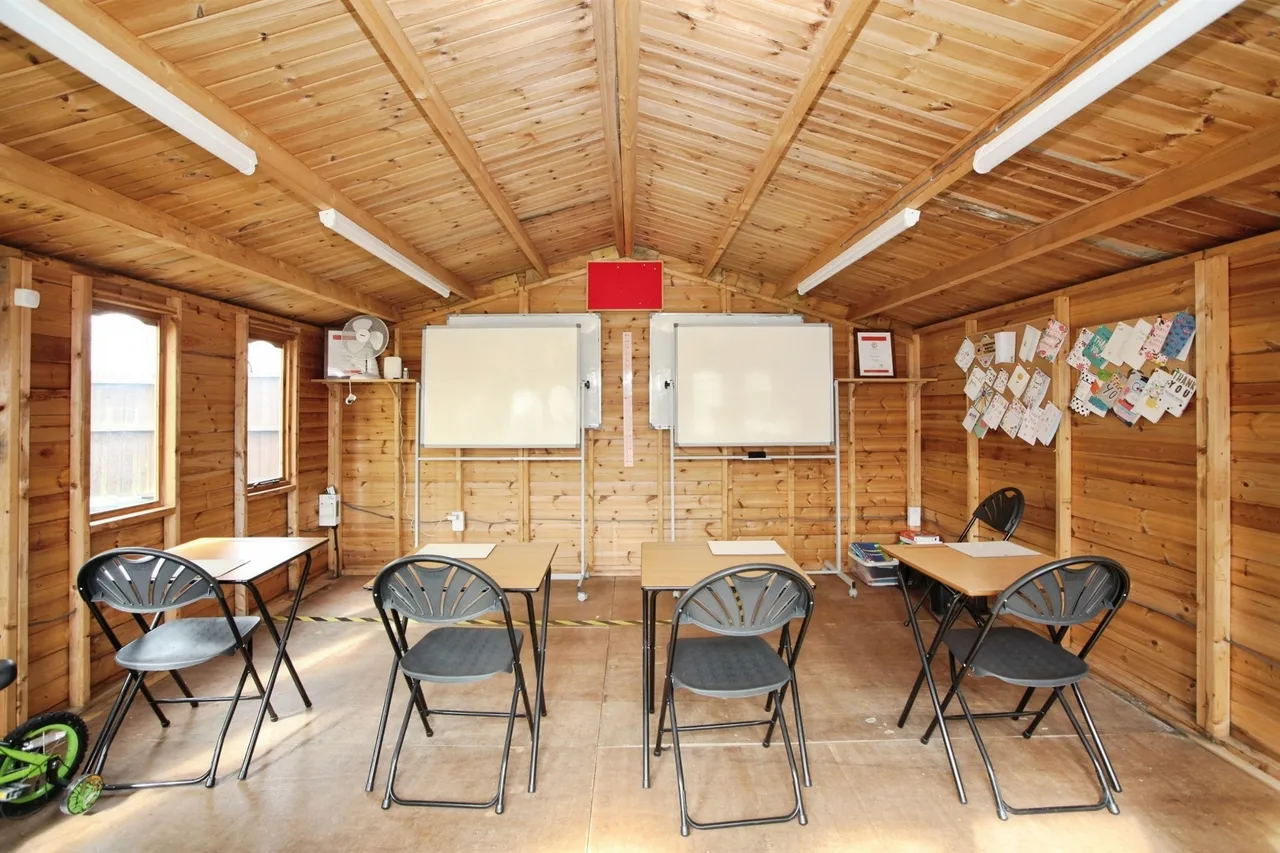 Heol-Yr-Onen Caerphilly, CF83, photo 19