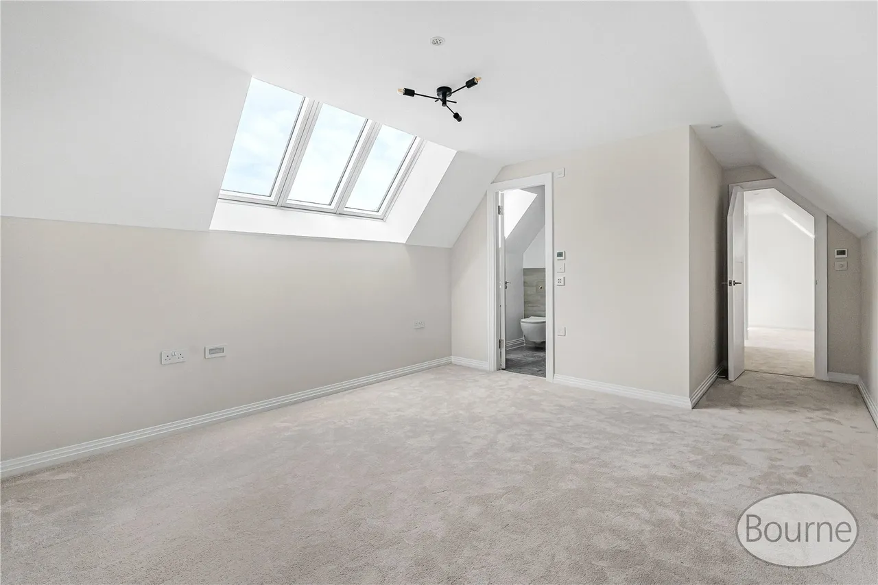 Kingfield Green, Woking, GU22, photo 15
