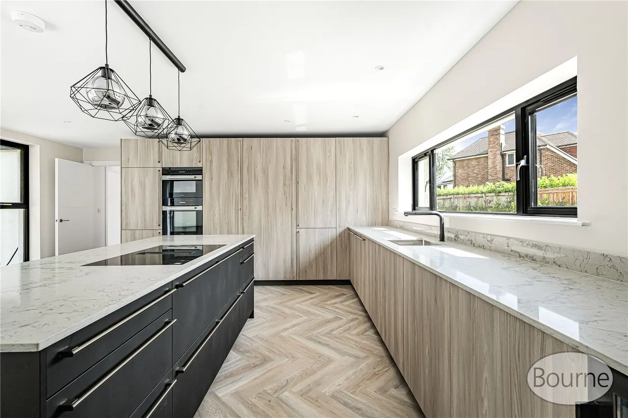 Kingfield Green, Woking, GU22, photo 2