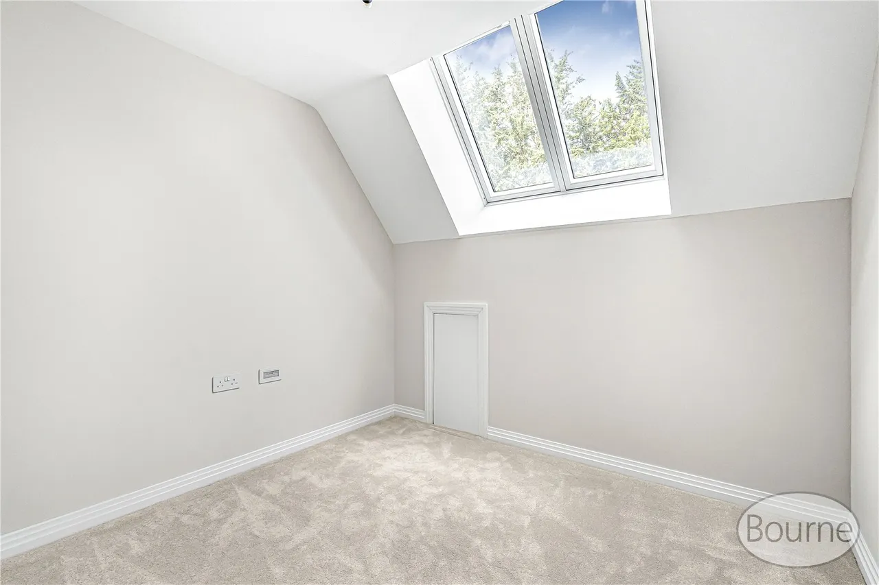 Kingfield Green, Woking, GU22, photo 20