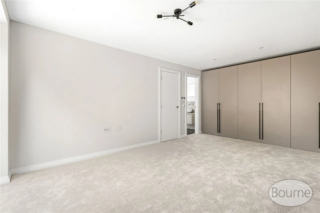 Kingfield Green, Woking, GU22, photo 8