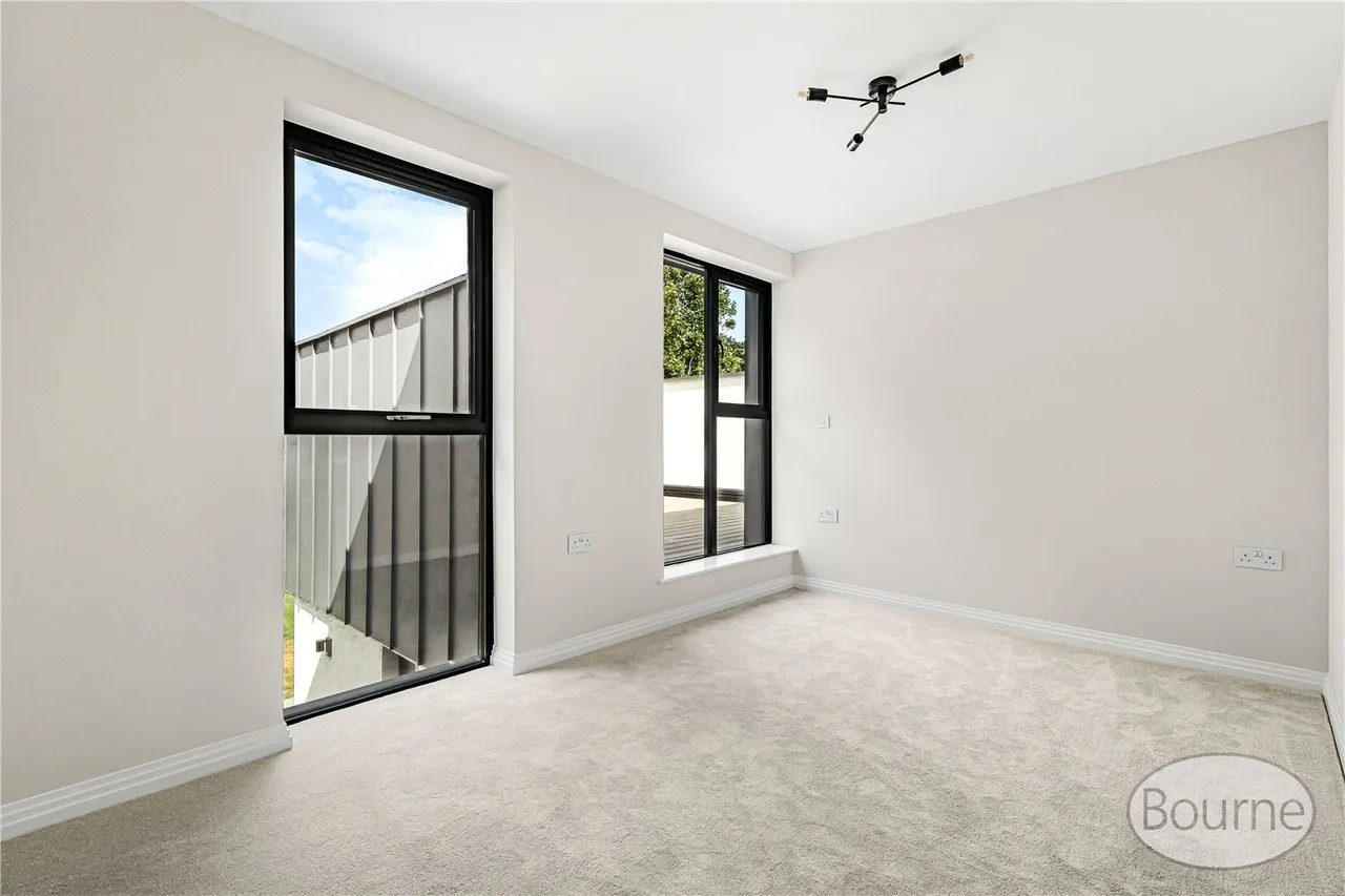 Kingfield Green, Woking, GU22, photo 22
