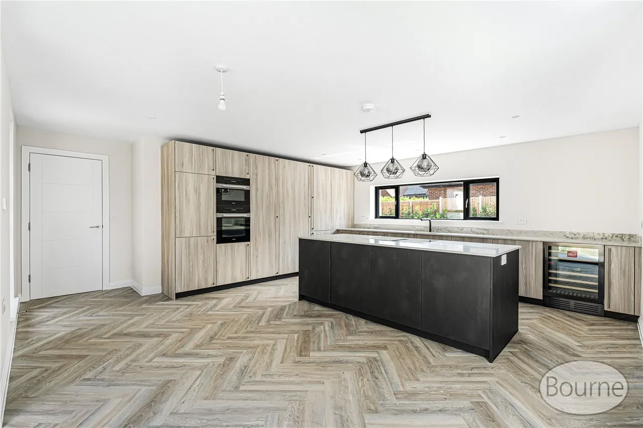 Kingfield Green, Woking, GU22, photo 4