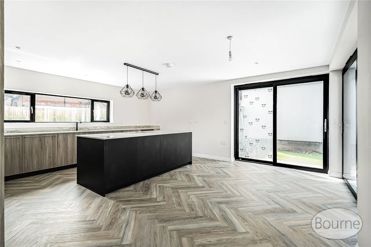 Kingfield Green, Woking, GU22, photo 6