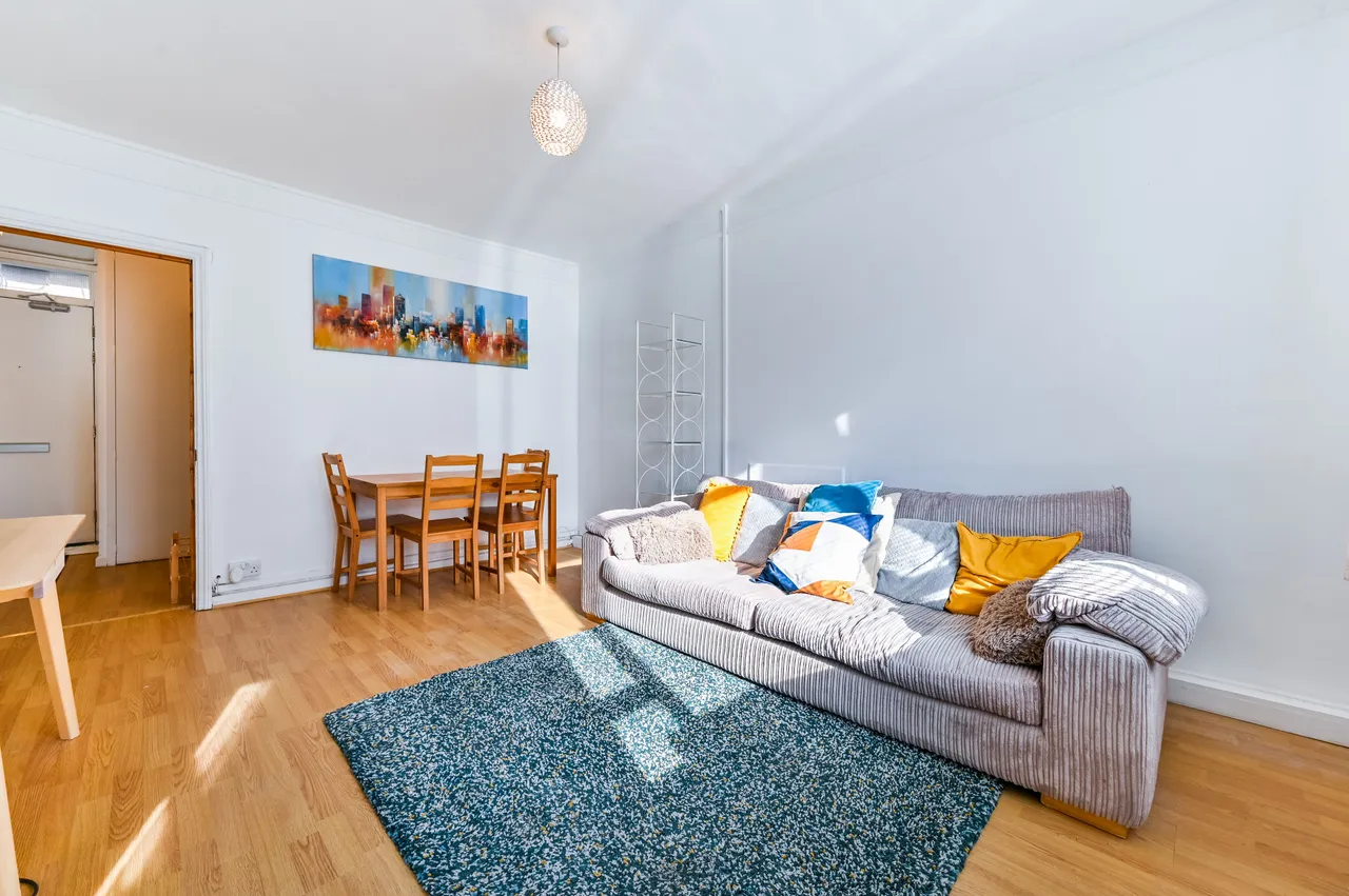 5 Foliot House, Priory Green Estate, London, photo 2
