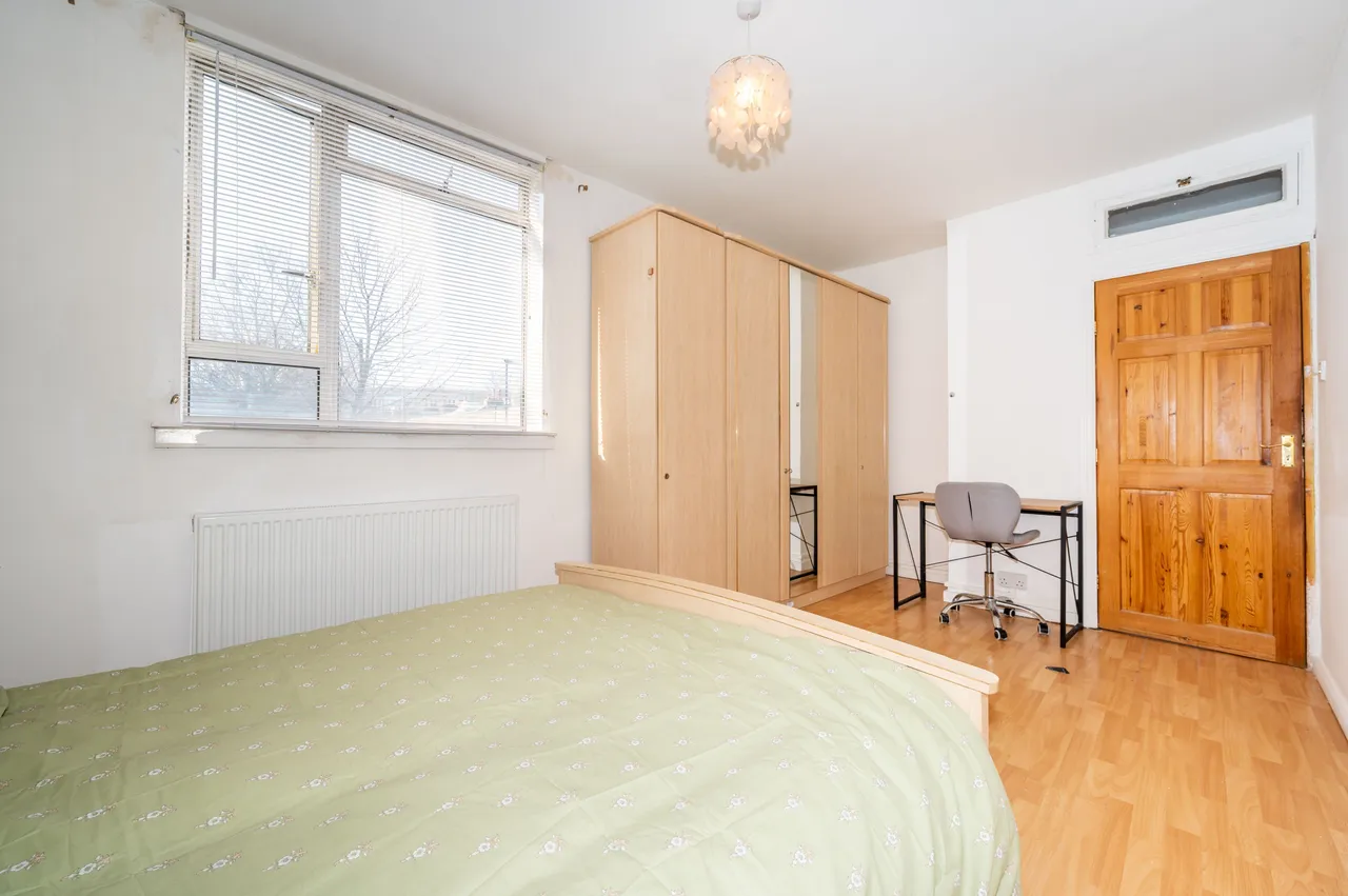 5 Foliot House, Priory Green Estate, London, photo 7