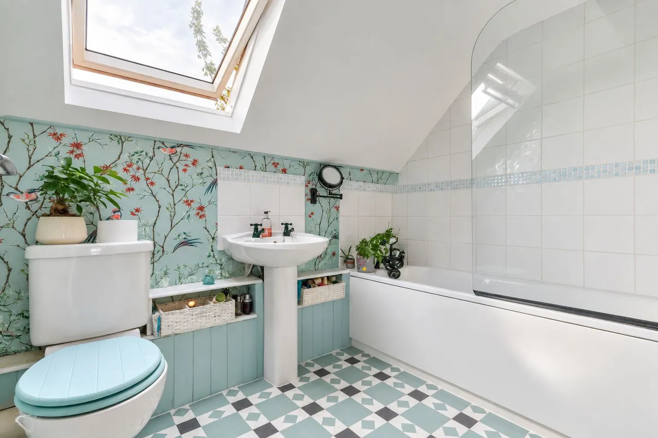 Windrush Court, High Wycombe, HP13, photo 6