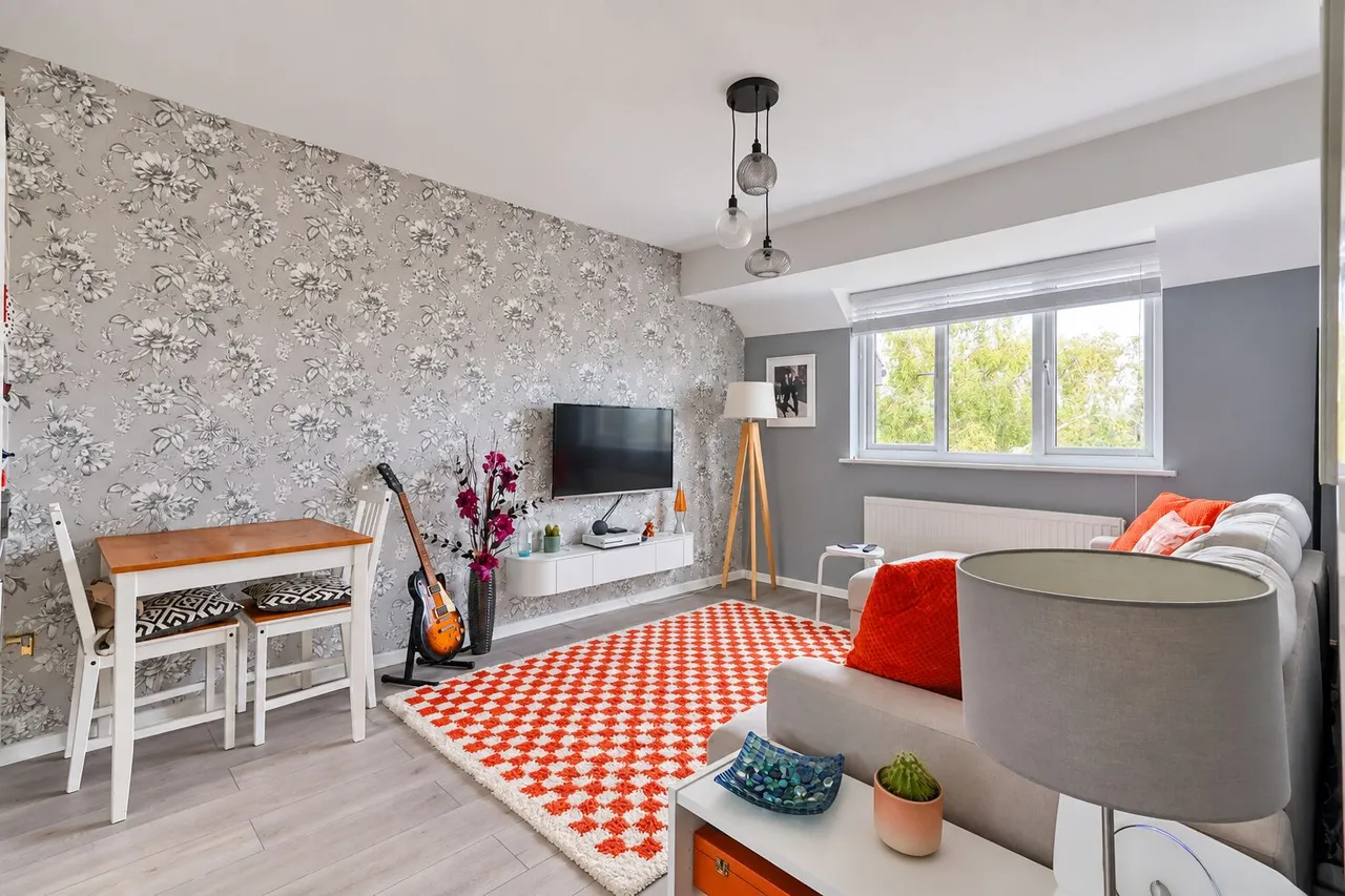 Windrush Court, High Wycombe, HP13, photo 8