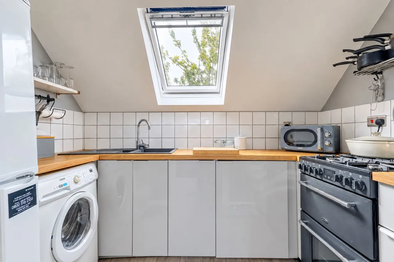 Windrush Court, High Wycombe, HP13, photo 4