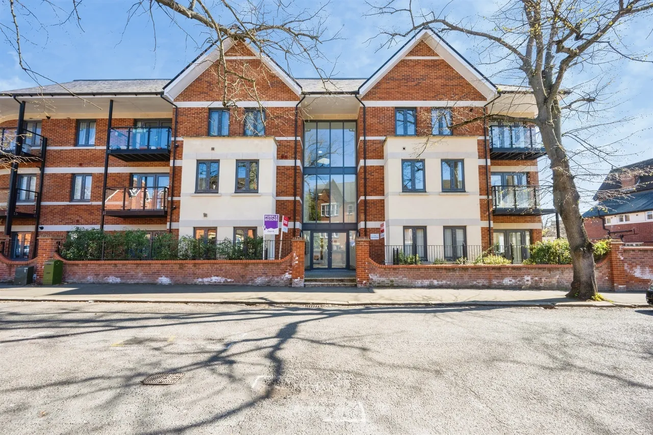 2 bed flat for sale, Linden Road, Bedford, MK40