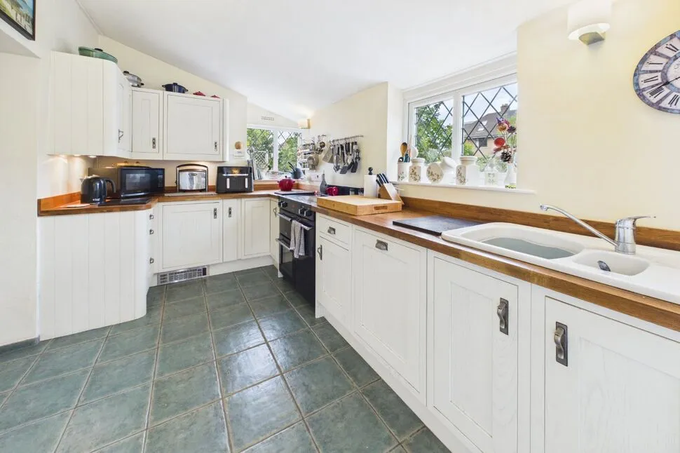 Old Church Road, Clevedon, BS21, photo 4