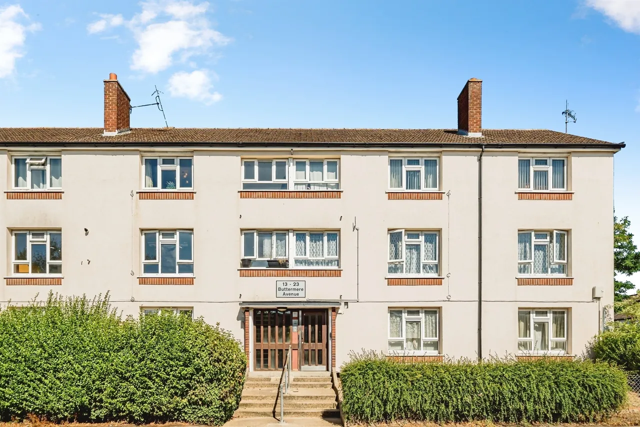 2 bed flat for sale, Buttermere Avenue, Slough, SL1
