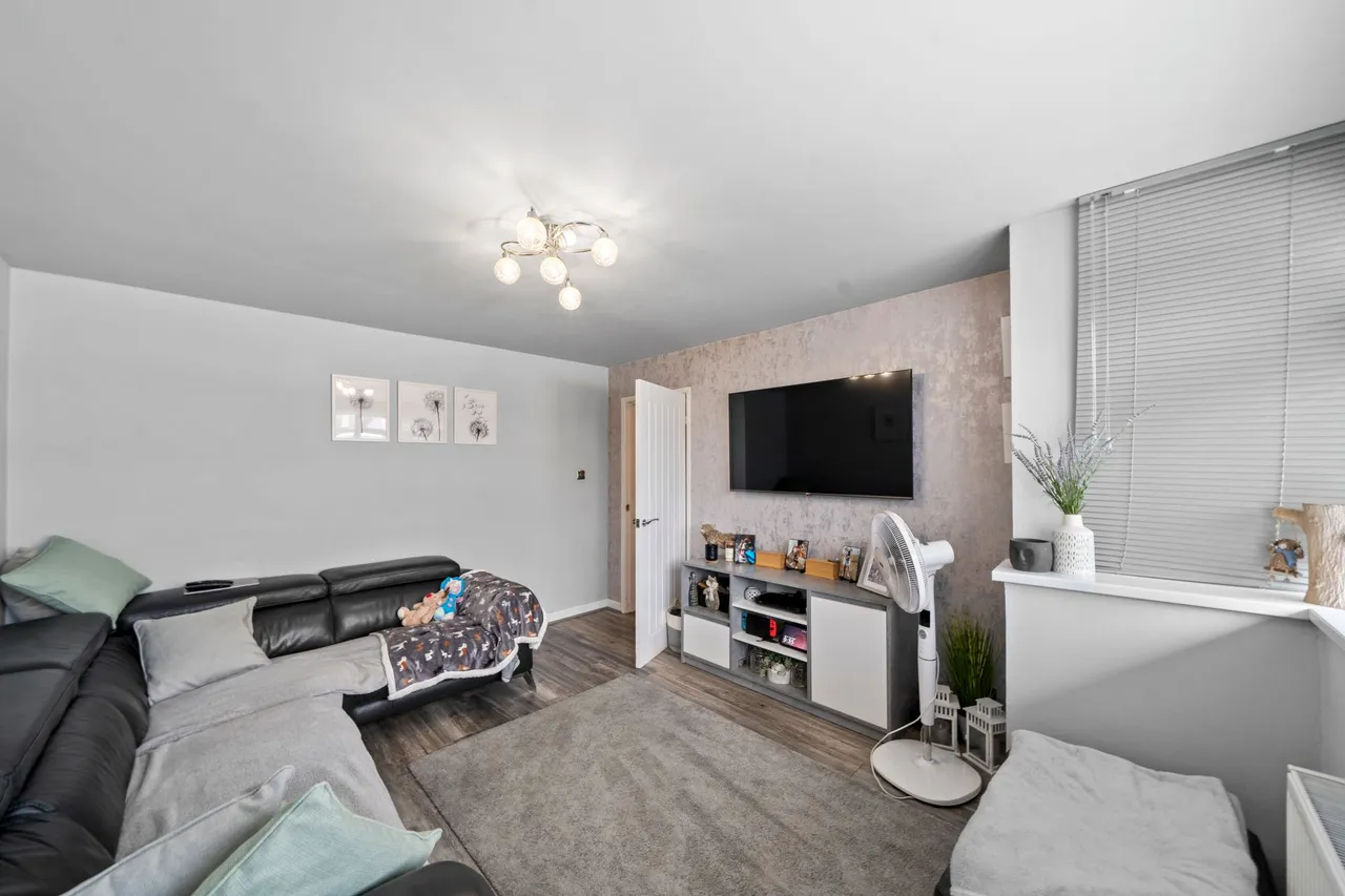 Greenfields Crescent, Ashton-In-Makerfield, Wigan, WN4 8QY, photo 2