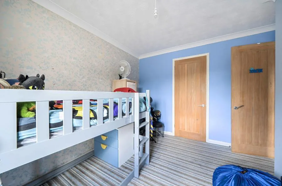 Rickard Close, Aylesbury, HP21, photo 12