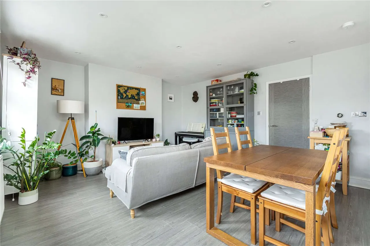 2 bed flat to rent, Homefield Road, Wimbledon Village, SW19