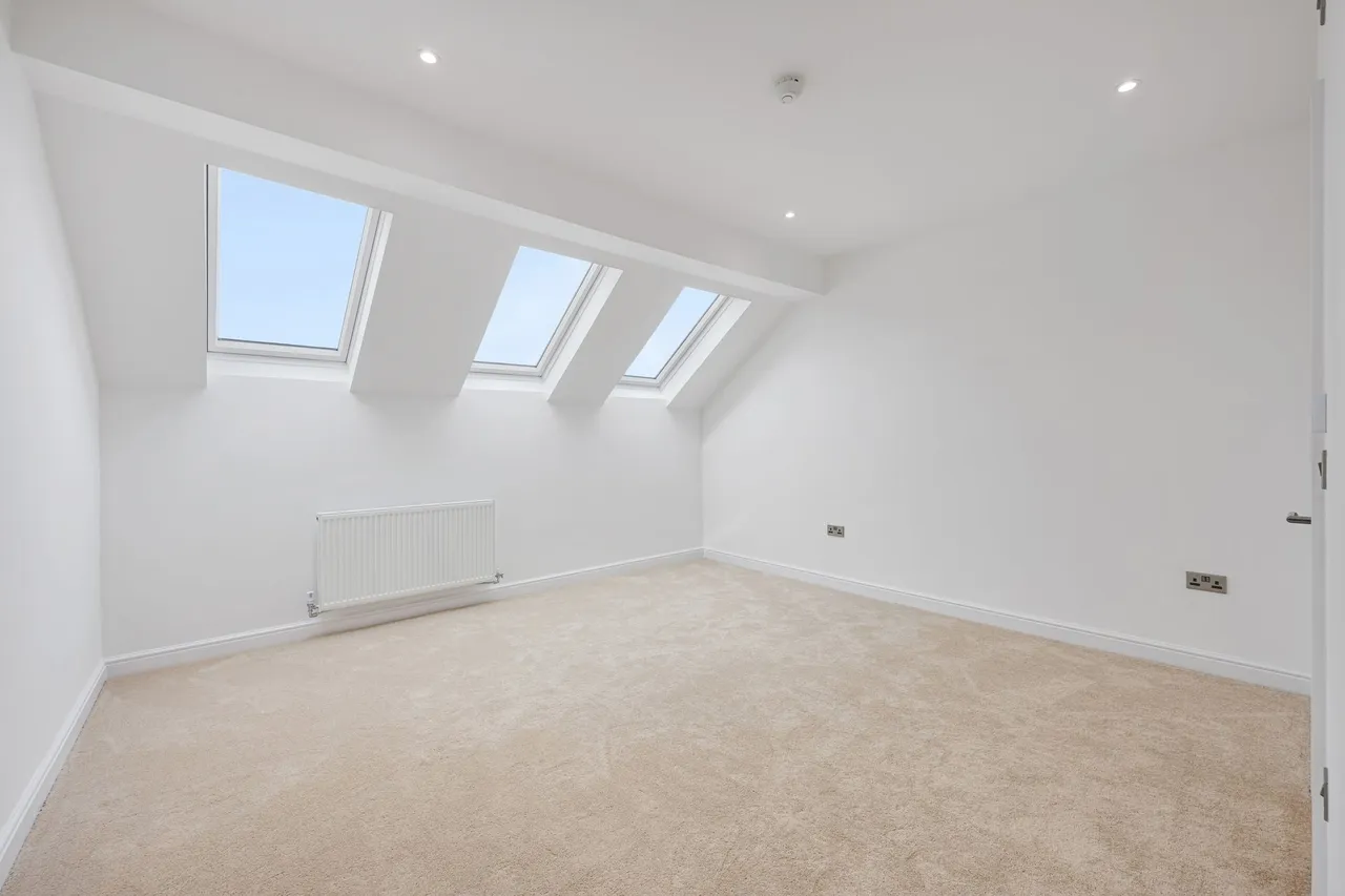 Highfield Avenue, Sale, photo 4