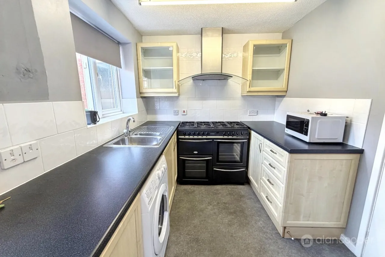 Charlecote Walk, Maple Park, CV11, photo 5
