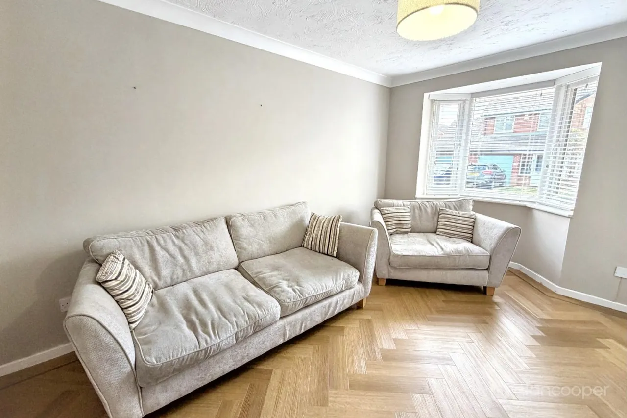 Charlecote Walk, Maple Park, CV11, photo 2