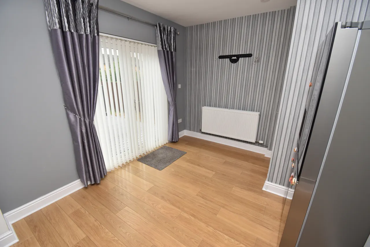 4 Bedroom Detached To Let, photo 4