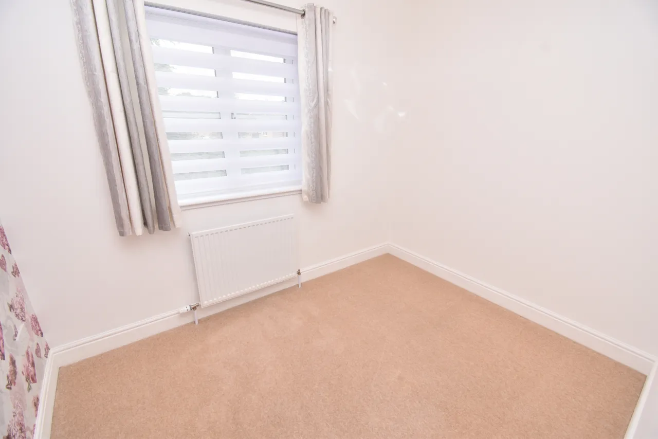 4 Bedroom Detached To Let, photo 11