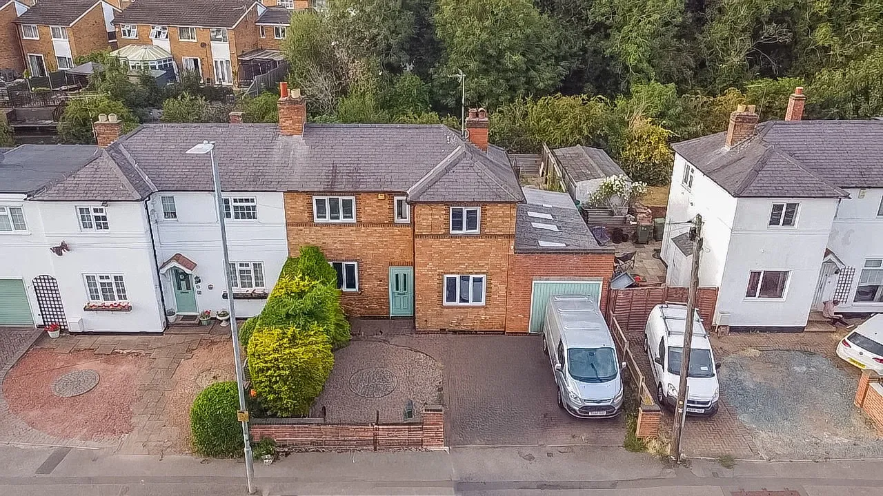 3 bed house for sale, Little Glen Road, Glen Parva, LE2