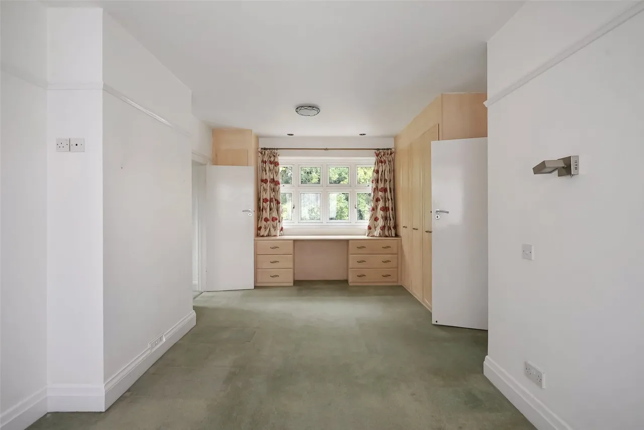 Kingswood Avenue, Hampton, TW12 3AU, photo 10