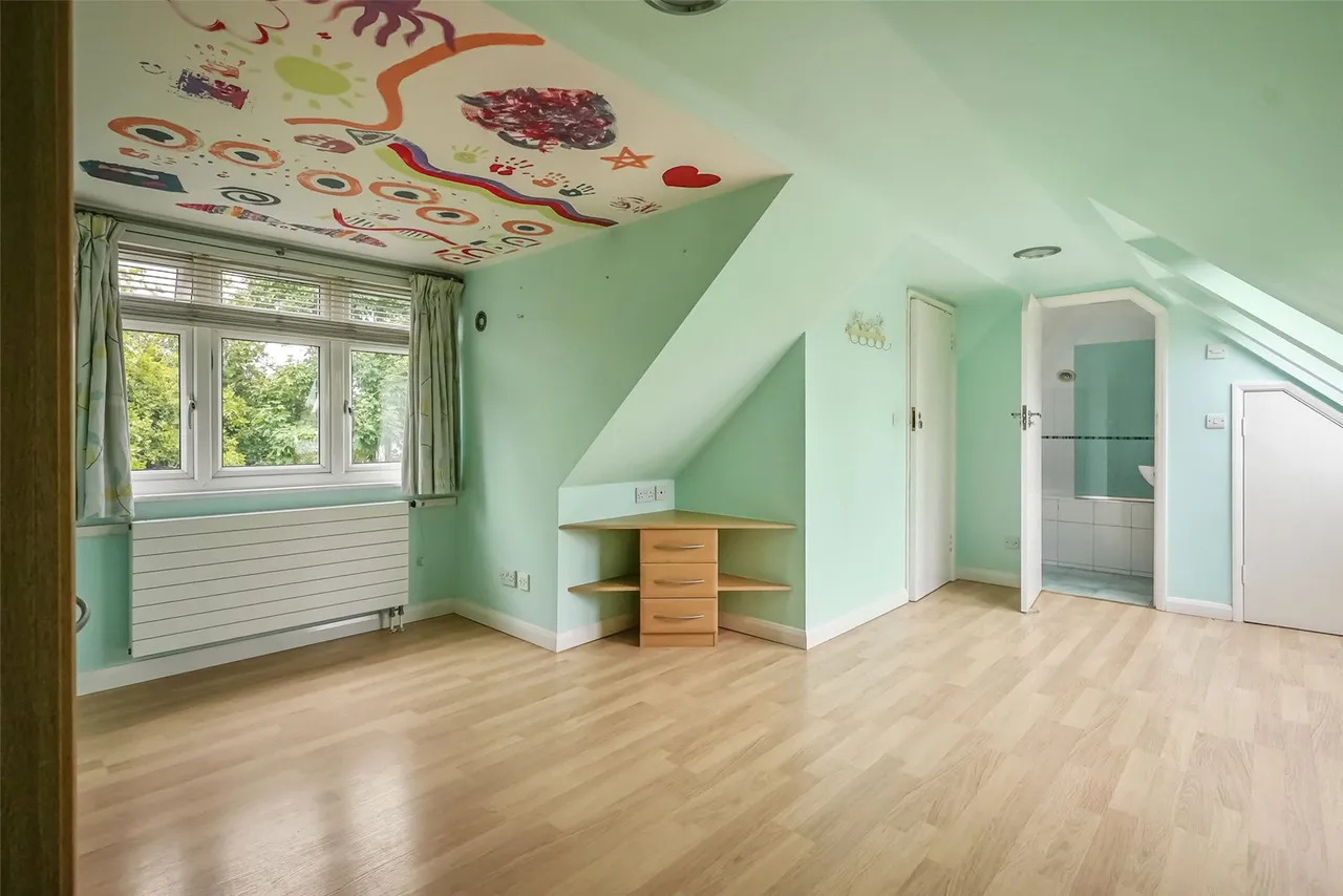 Kingswood Avenue, Hampton, TW12 3AU, photo 12