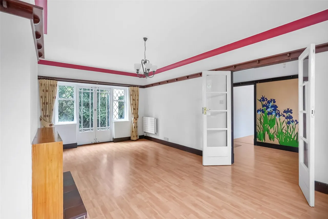 Kingswood Avenue, Hampton, TW12 3AU, photo 3