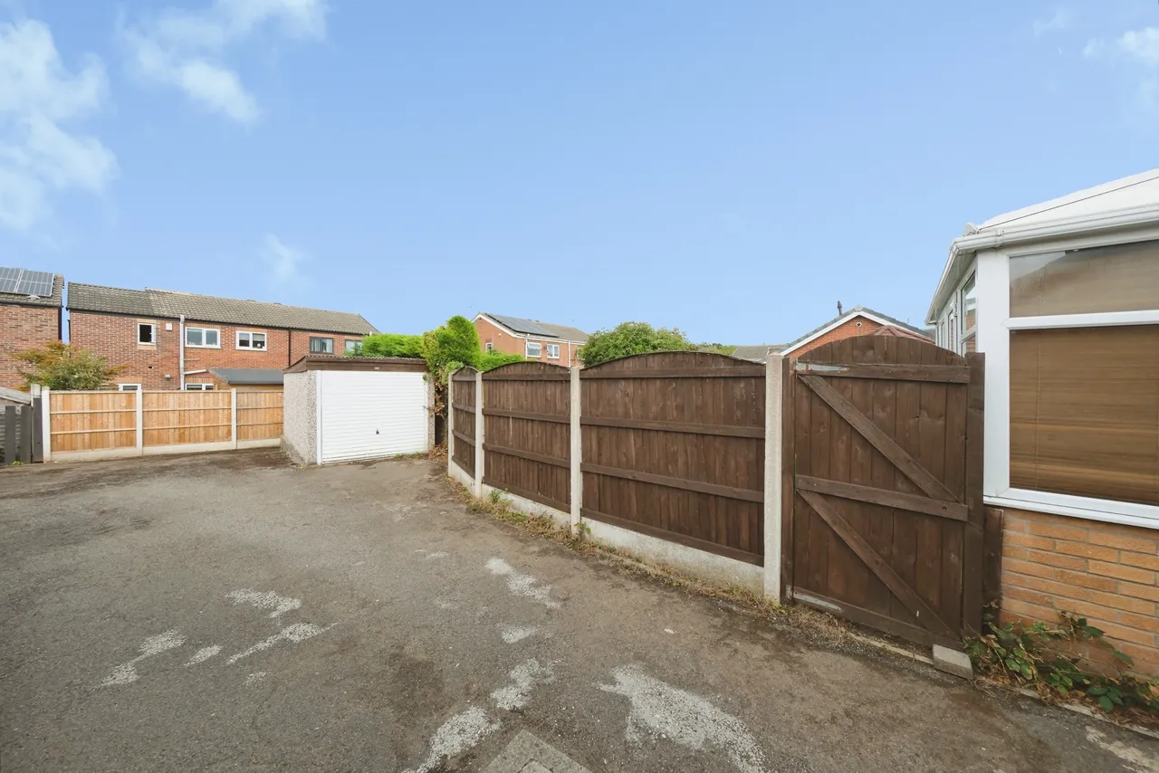 Thicket Drive, Maltby, ROTHERHAM, photo 8