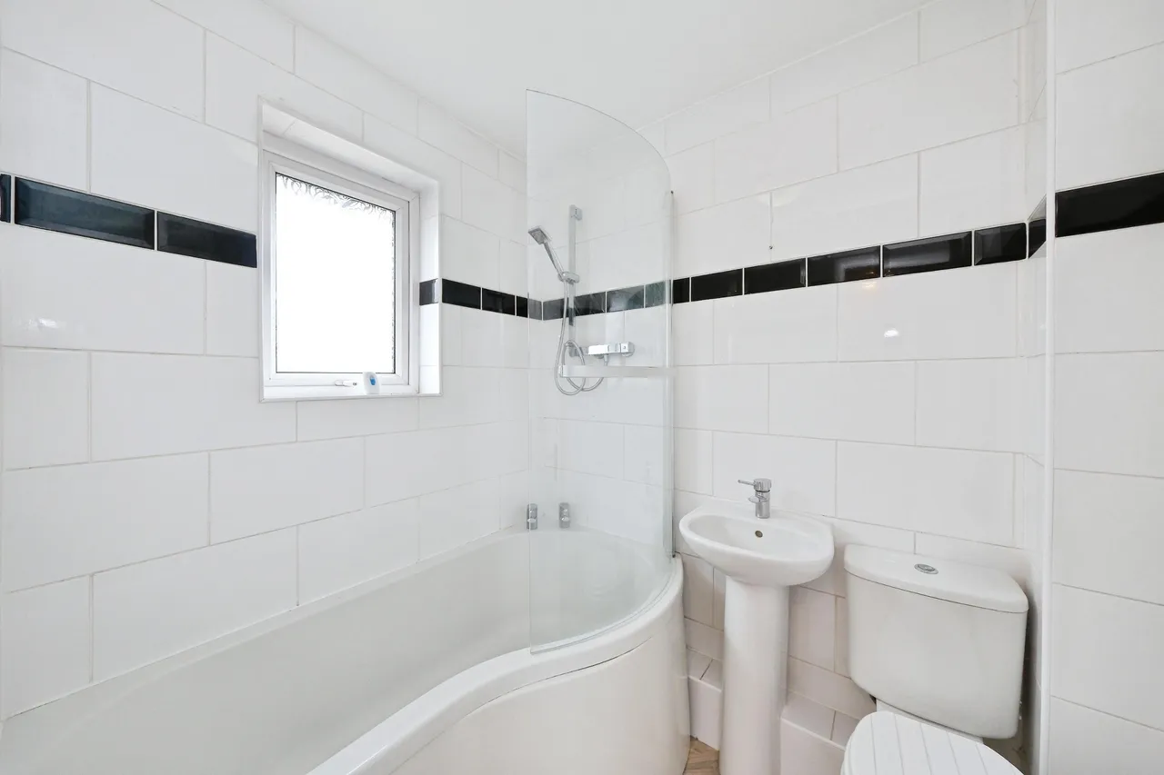 Thicket Drive, Maltby, ROTHERHAM, photo 7