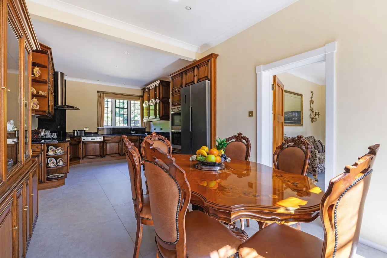 Wellington Avenue, Virginia Water, GU25, photo 7