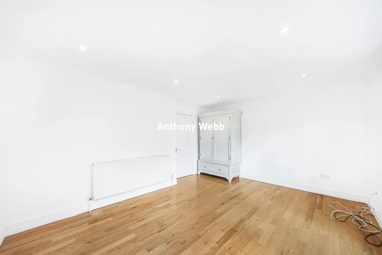 Meadowcroft Road, Palmers Green, N13, photo 17