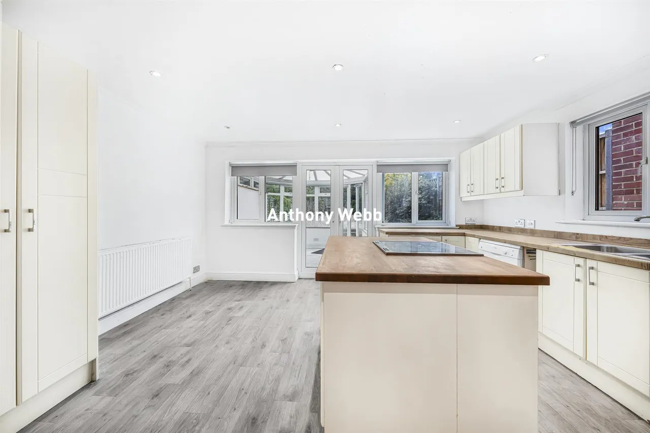 Meadowcroft Road, Palmers Green, N13, photo 10