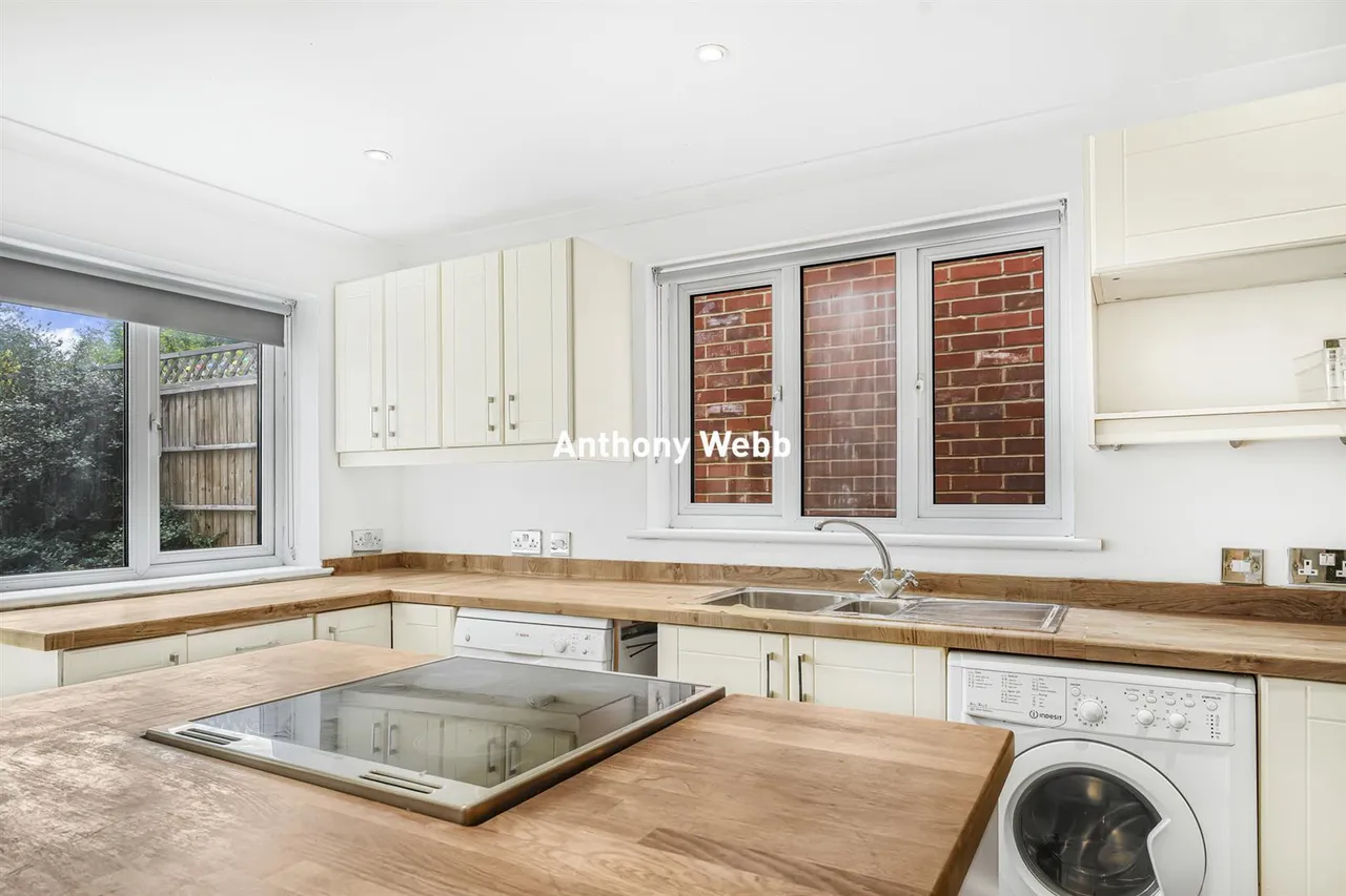 Meadowcroft Road, Palmers Green, N13, photo 8