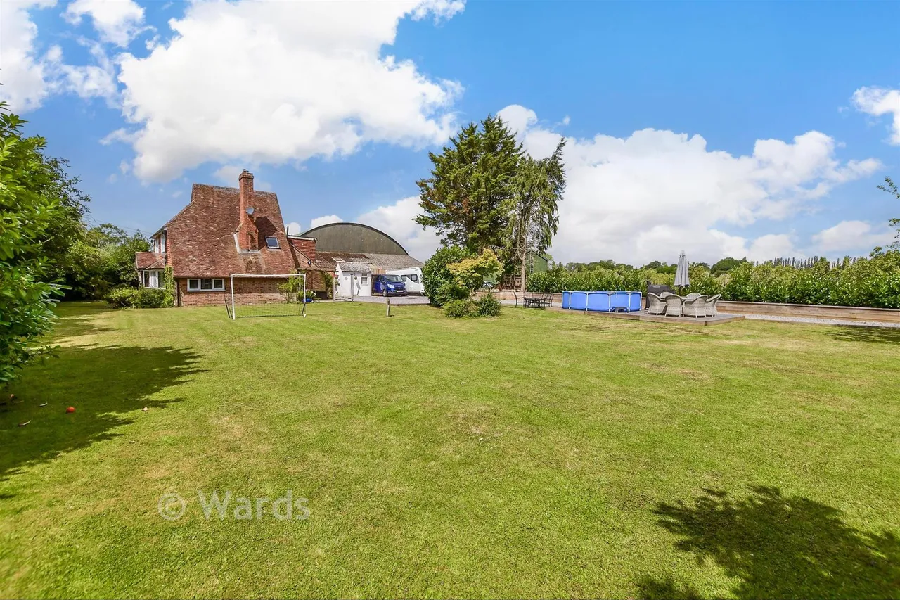 4 bed house for sale, Horseshoes Lane, Langley, ME17