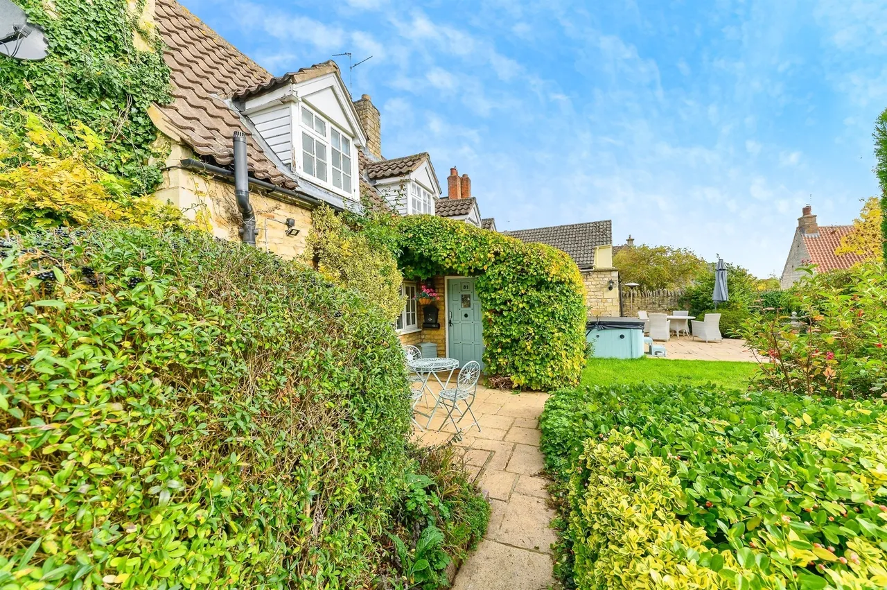 3 bed character property for sale — Main Street, Empingham, Oakham