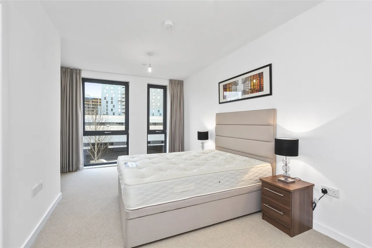 Williamsburg Plaza, Mahattan Plaza, E14, photo 9