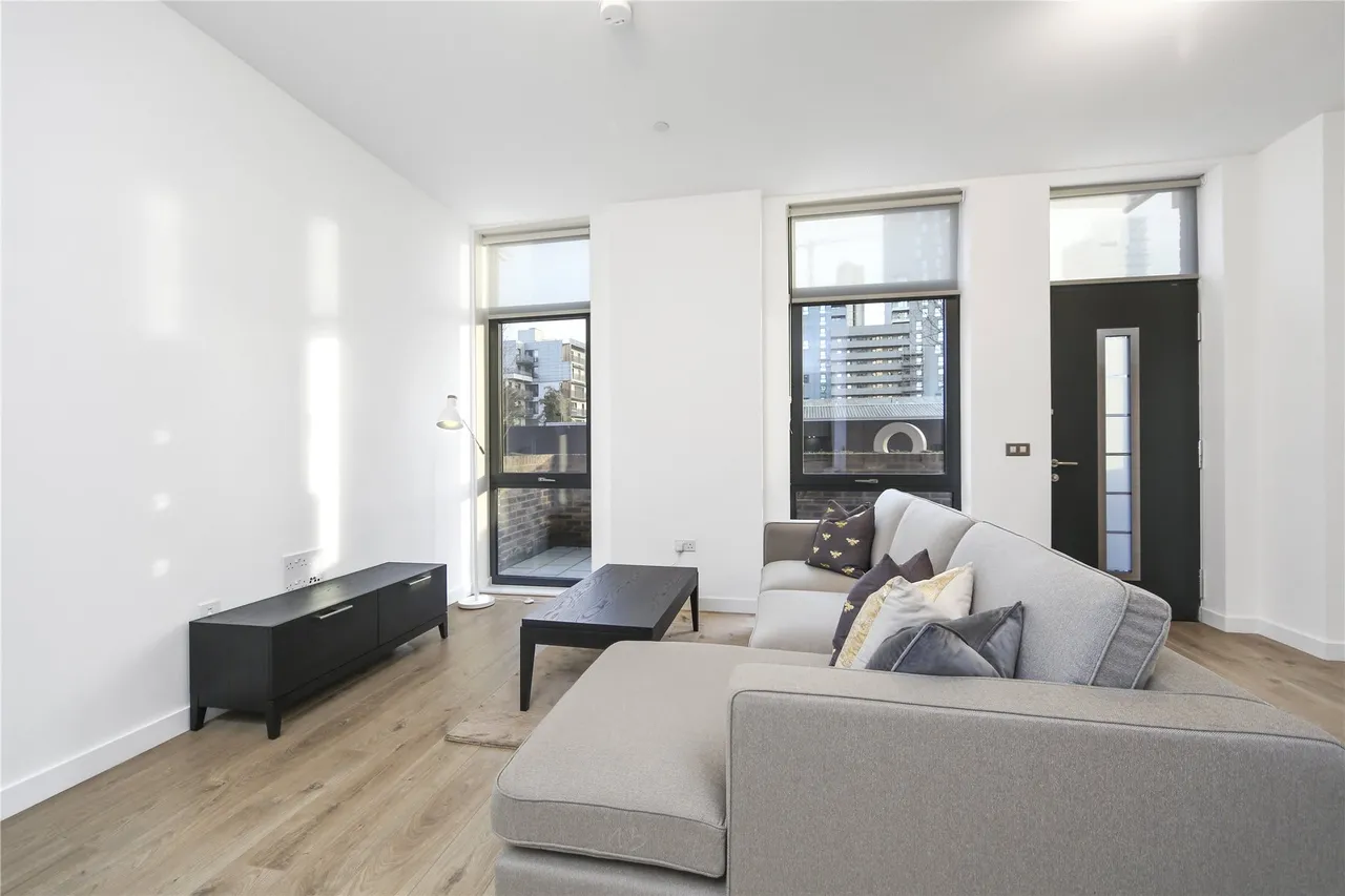Williamsburg Plaza, Mahattan Plaza, E14, photo 4