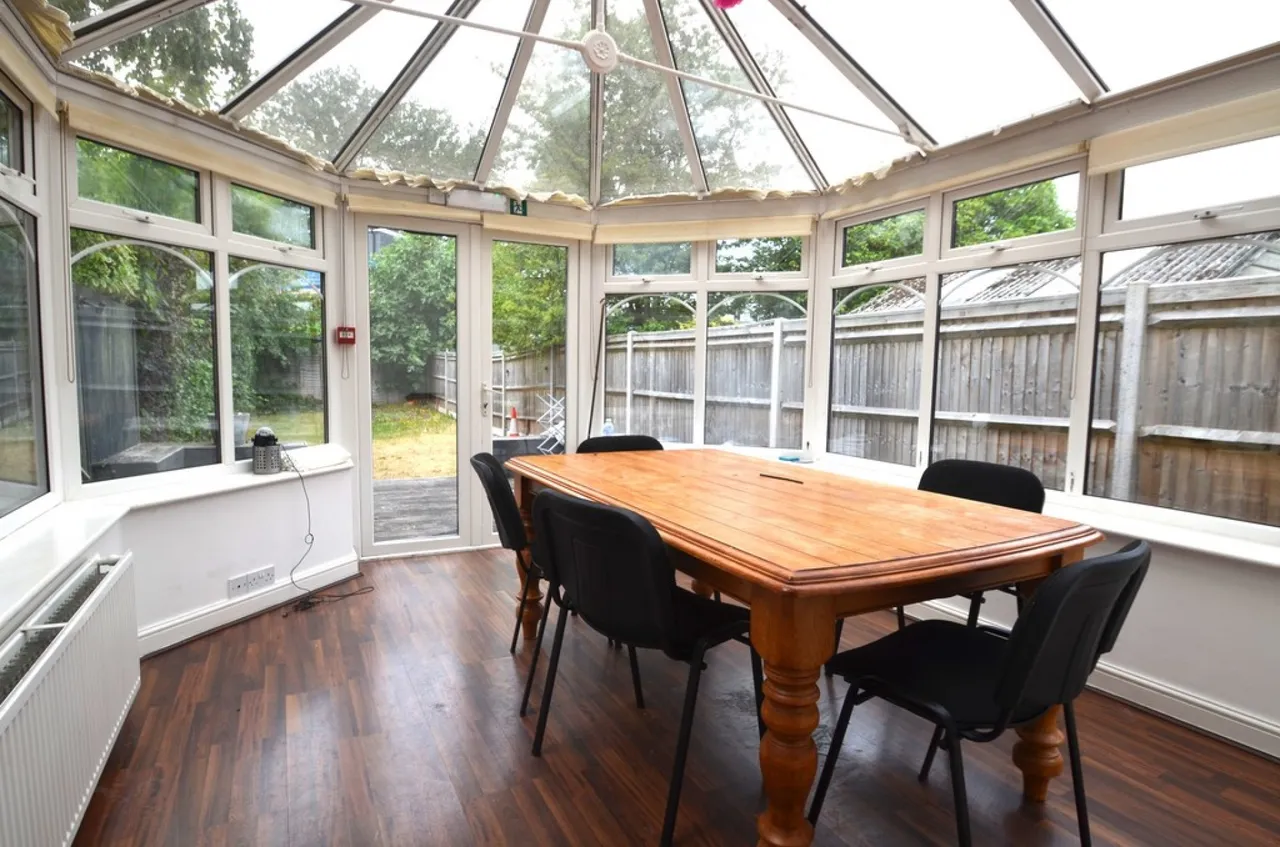 Englefield Green, Egham, photo 2