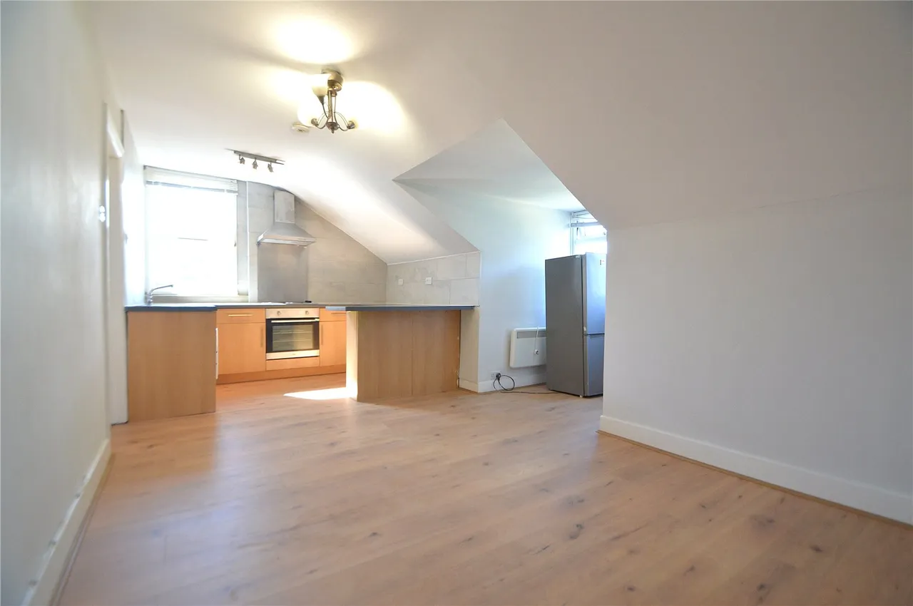 2 bed flat to rent, Oakfield Road, Croydon, CR0