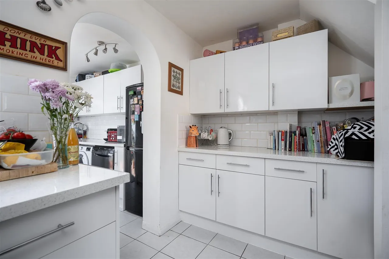East Road, West Drayton, UB7, photo 9