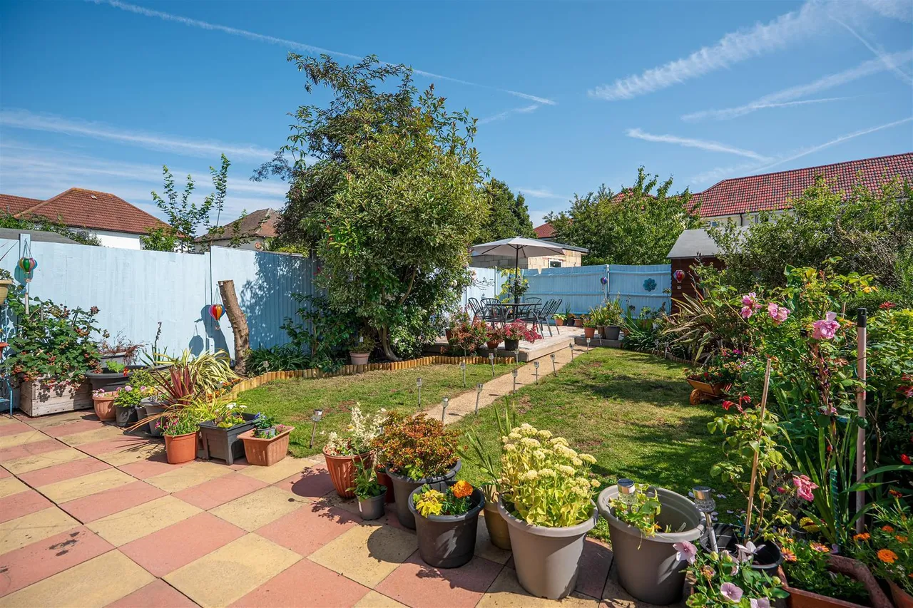 3 bed house for sale, East Road, West Drayton, UB7