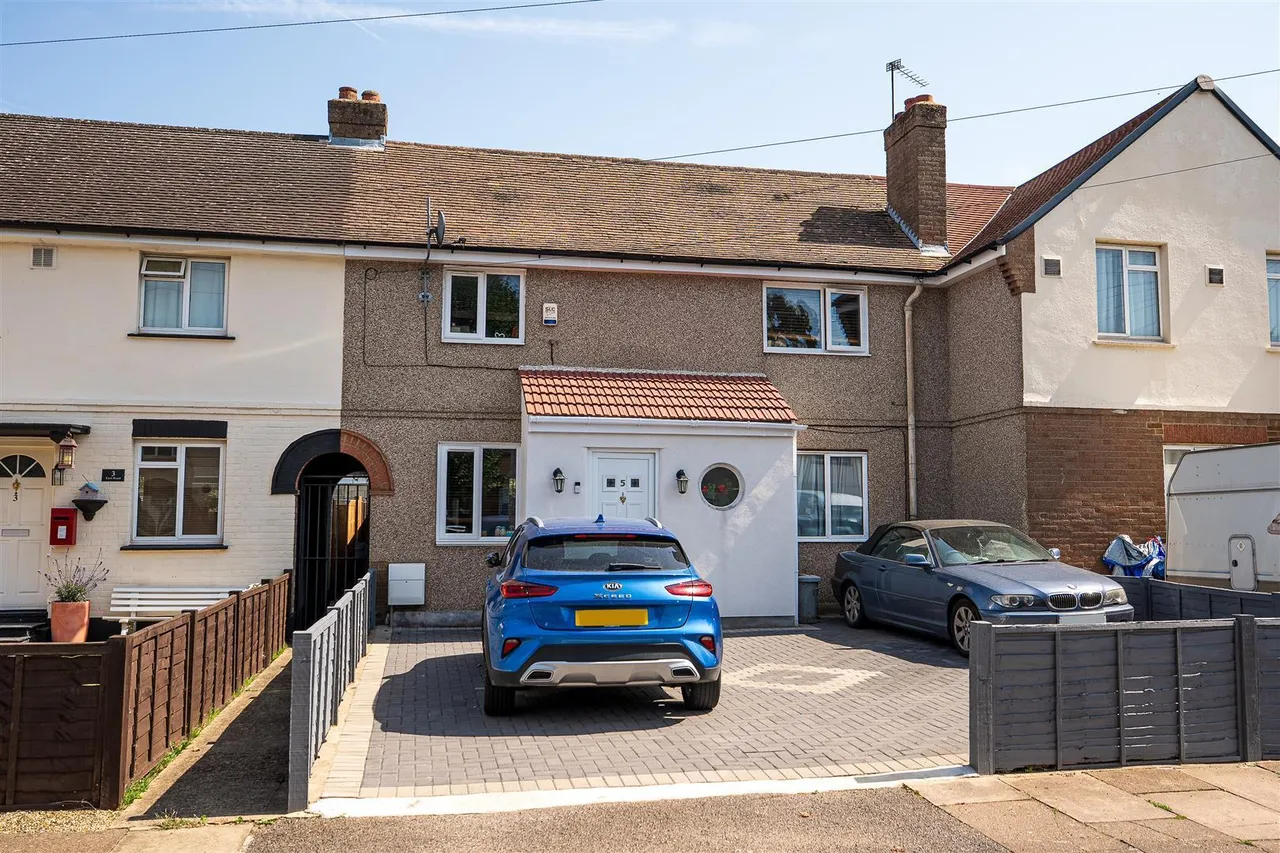 East Road, West Drayton, UB7, photo 2