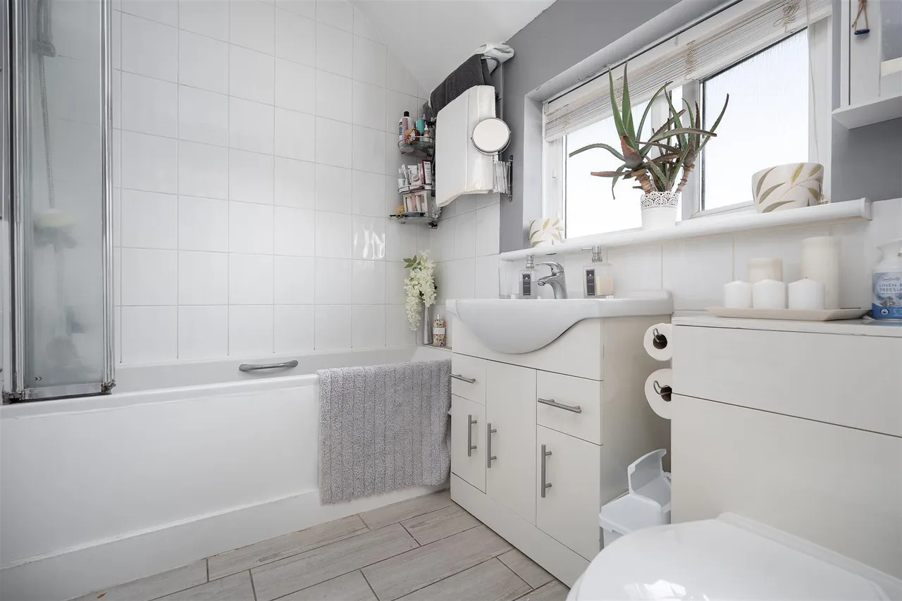 East Road, West Drayton, UB7, photo 17