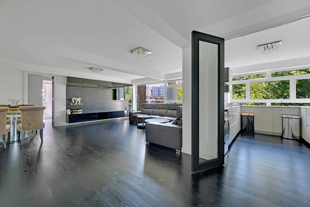 Strangways Terrace, London, W14, photo 3