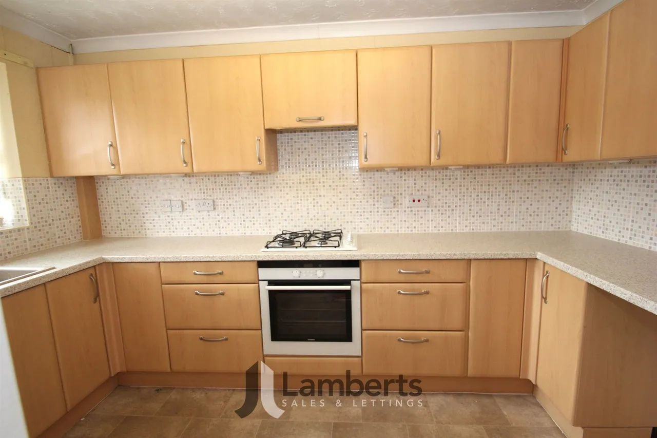 4 Naseby Close, Redditch, photo 3