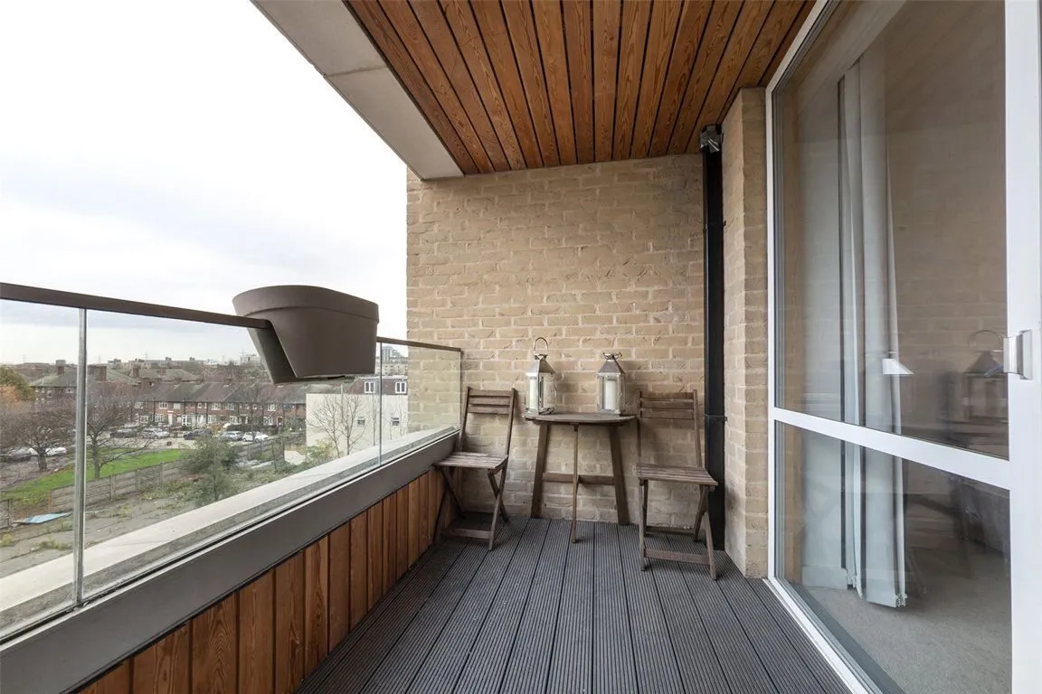 Rathbone Street, Canning Town, photo 5