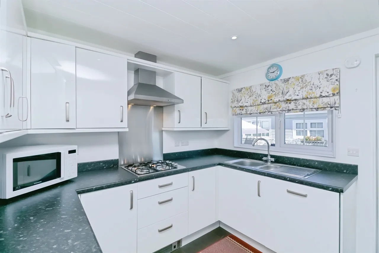 Castleton Road St Athan, CF62, photo 2